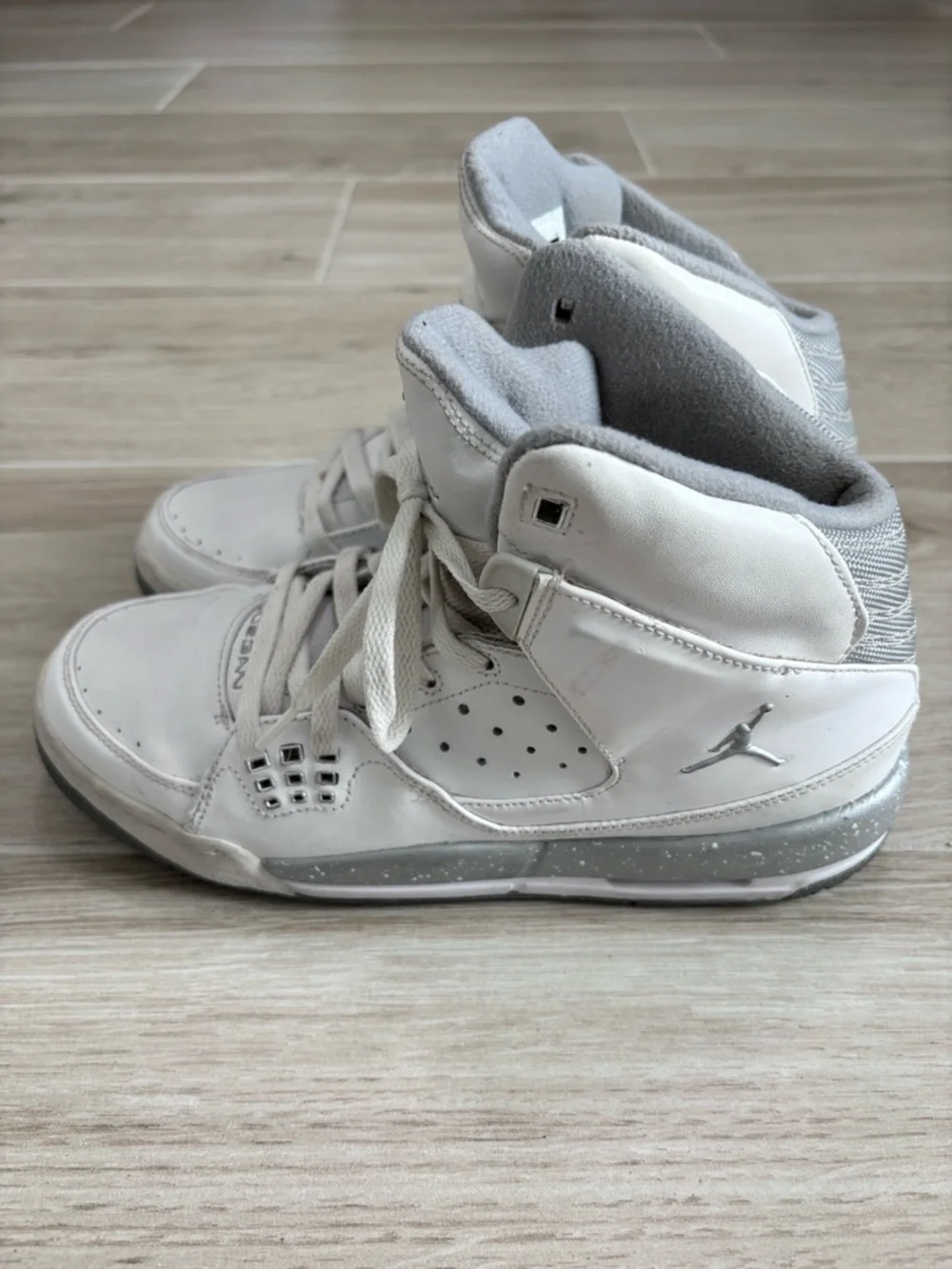 Nike Air Jordan SC-1 Sneakers in White Metallic Silver Youth Boys Size 6.5